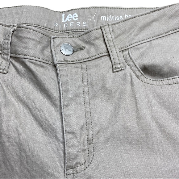 Lee Rider MidRise Bermudas Khaki Shorts Size 8 - Picture 2 of 5